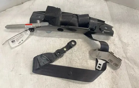 Volvo V70 Front seatbelt 39806016