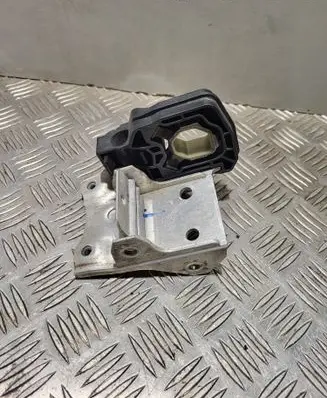 BMW 7 F01 F02 F03 F04 Radiator mount bracket 7186513 7211161 7207151