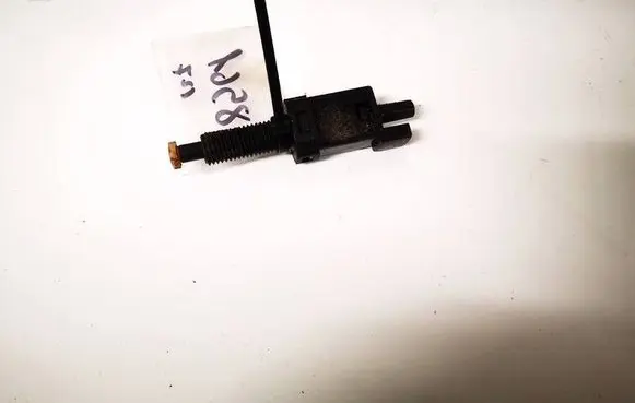 Audi A4 S4 B5 8D Brake pedal sensor switch 811907343b