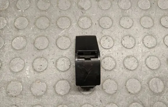 BMW 7 E38 Radiator mount bracket 1737709