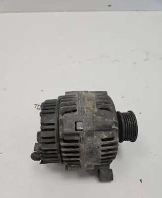 Audi A4 S4 B5 8D Generator/alternator