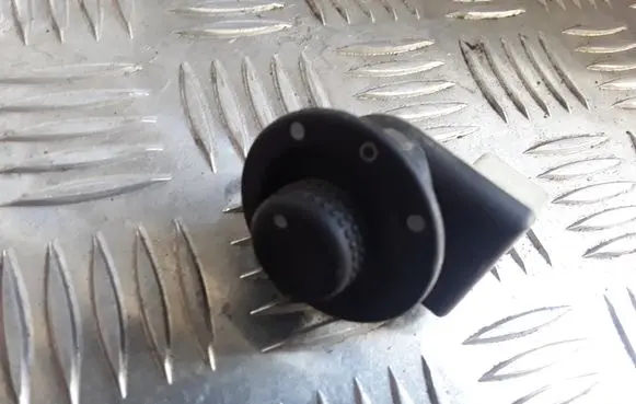 Renault Laguna II Wing mirror switch 8200002442