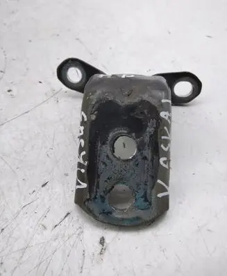 Nissan Qashqai+2 Front door upper hinge