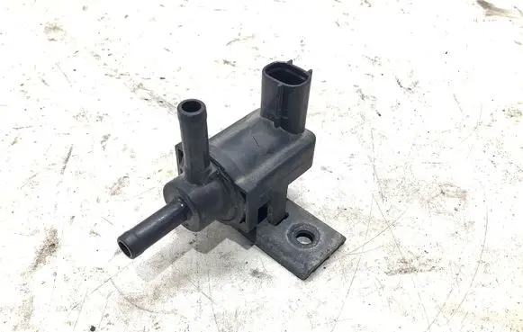 Toyota Prius (XW20) Vacuum valve 9091012259 136200771
