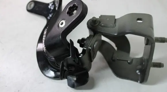 Audi Q7 4L Tailgate/trunk/boot hinge 4L0827299B