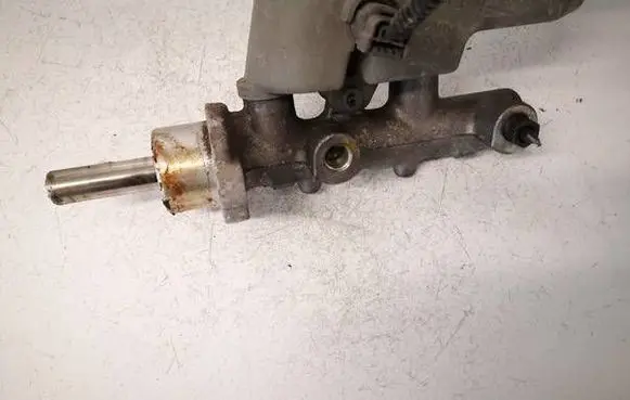 Honda Accord Master brake cylinder