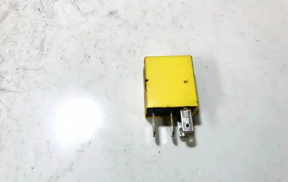 Opel Zafira A Other relay 90508807