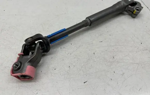 Nissan Leaf II (ZE1) Steering column universal joint