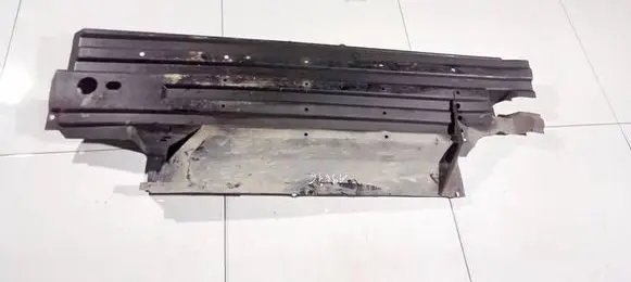 Mazda CX-7 Engine splash shield/under tray