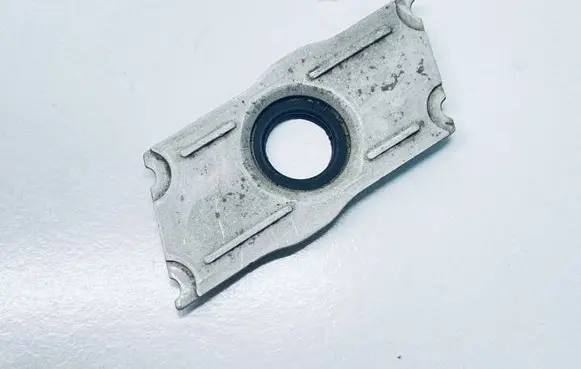 Audi A8 S8 D3 4E Fuel Injector clamp holder 059103113F