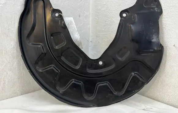 Volkswagen Golf VIII Front brake disc dust cover plate 5WA400054GT