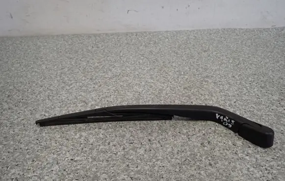 Toyota Yaris Front wiper blade arm 