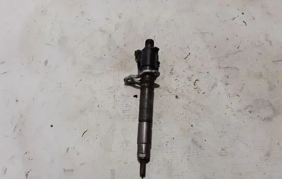 Volvo XC60 Fuel injector 31272767