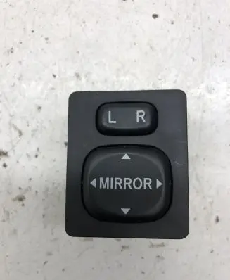 Toyota Corolla Verso AR10 Wing mirror switch 769746 183574