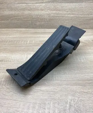 BMW 7 E65 E66 Accelerator throttle pedal 6772645 259160