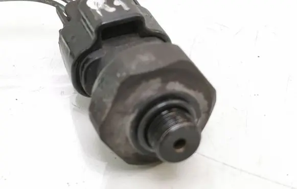 Mercedes-Benz E W211 Oil pressure sensor 09H29