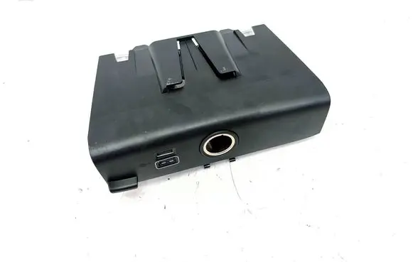 Volvo XC40 USB socket connector 31407038