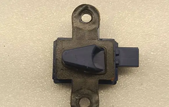 Chrysler Pacifica Airbag deployment crash/impact sensor 68245077AA 53328368 5WK66090