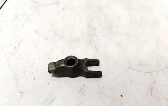 Opel Insignia A Fuel Injector clamp holder 