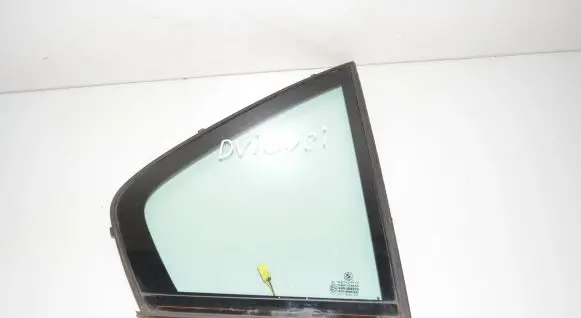 Rear vent window glass