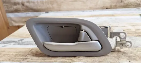 Honda FR-V Front door interior handle
