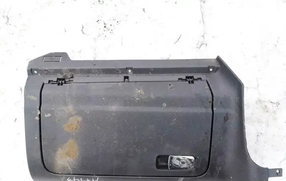 Volkswagen Golf V Glove box 1k1857290