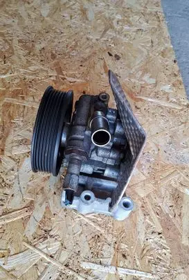 Chrysler Town & Country V Power steering pump