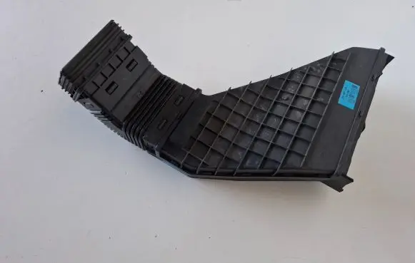 KIA Sportage Air intake duct part 28210D3300