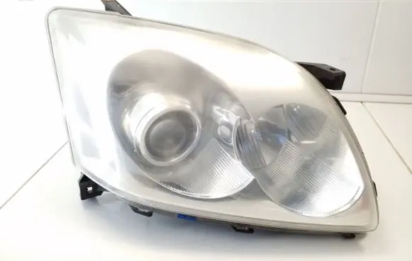 Toyota Avensis T250 Headlight/headlamp KOITO0543