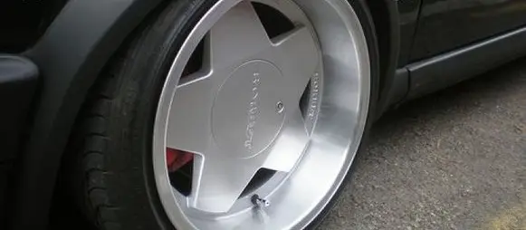 BMW 3 E30 Non-original wheel cap 
