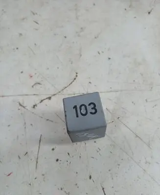 Volkswagen Polo IV 9N3 Other relay 357911253 50237003