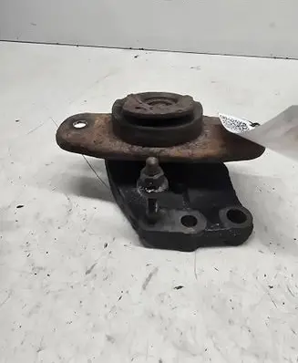 Peugeot 107 Engine mount bracket 