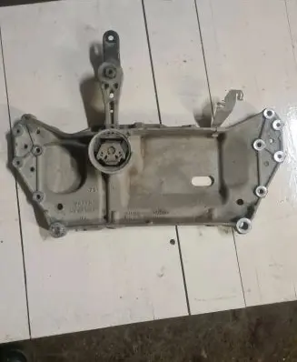 Volkswagen Touran I Front subframe 1K0199369F