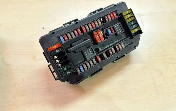 BMW 1 F20 F21 Fuse module 9224879