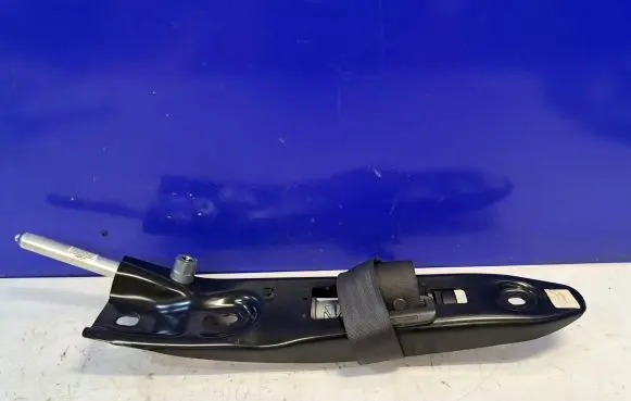 Volvo XC90 Front seatbelt 8619630