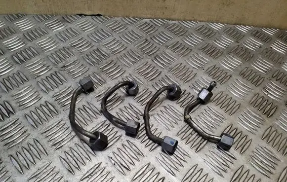 Fuel injector supply line/pipe