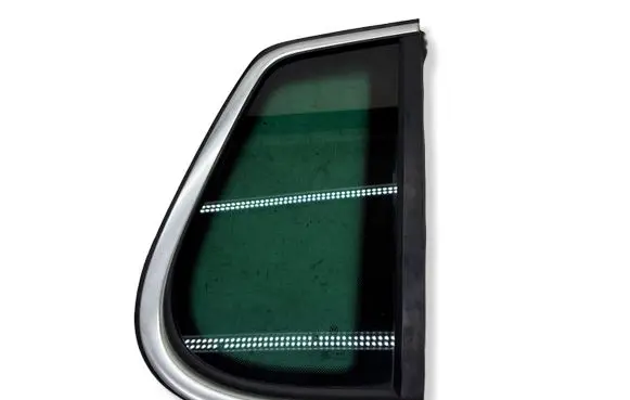 Volkswagen Tiguan Rear side window 5N0845042S