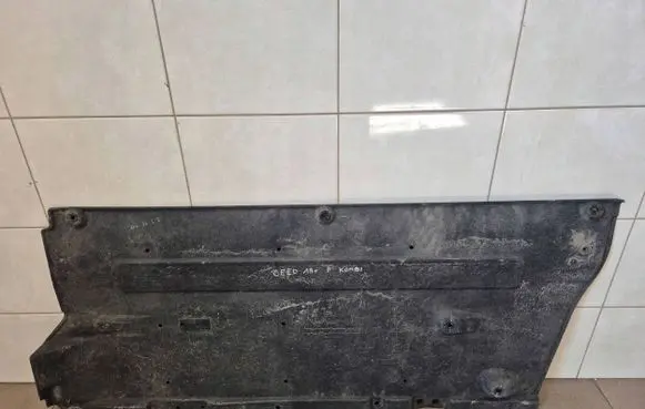 Hyundai i30 Center/middle under tray cover 84145G4100