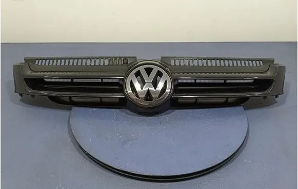 Volkswagen Golf Plus Front grill 5M0853655A