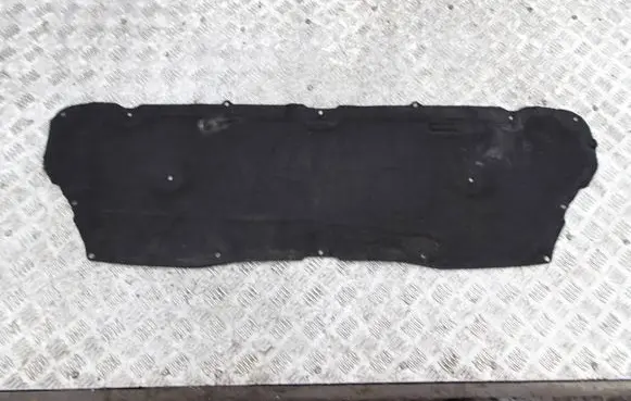 Engine bonnet/hood sound/heat insulation