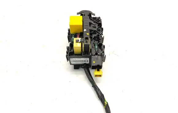 Peugeot 208 Fuse module 9666232680