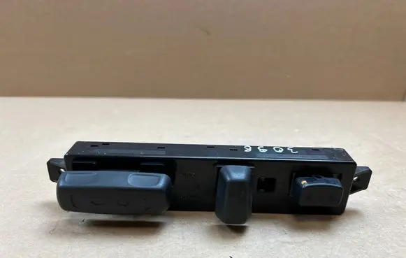Hyundai i40 Seat control switch 