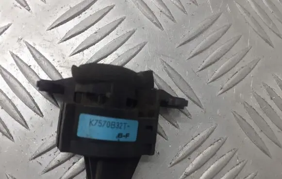 Mazda 3 I Interior temperature sensor K7570B32T