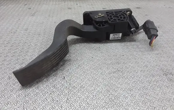 KIA Rio Accelerator throttle pedal
