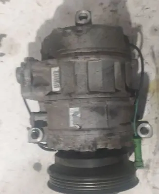 Volkswagen PASSAT B5 Air conditioning (A/C) compressor (pump) 8D0260808