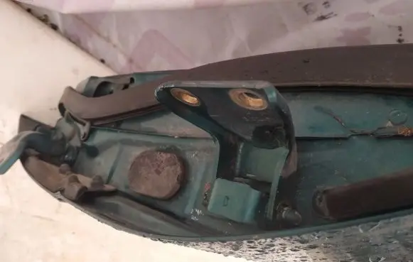 Ford Escort Rear door lower hinge