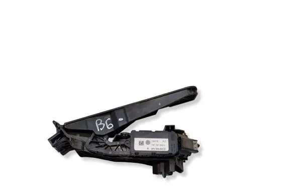 Volkswagen PASSAT B6 Accelerator throttle pedal 1K1721503L 6PV00860000