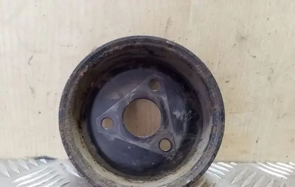 Opel Vectra B Power steering pump pulley 90528666