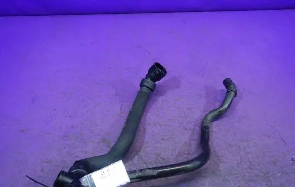 Audi A4 S4 B7 8E 8H Engine coolant pipe/hose 8E0121040T