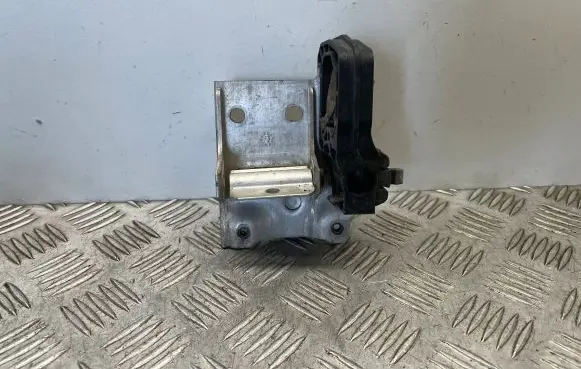 BMW 7 F01 F02 F03 F04 Radiator mount bracket 7186514 7207152 7211162